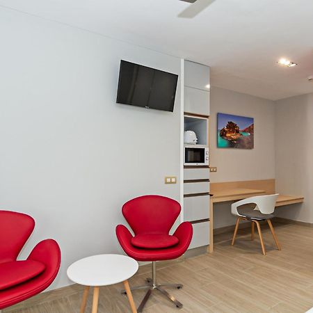 อปาร์ตาเมนโตส พาโนรามา สําหรับผู้ใหญ่เท่านั้น Apartment ปูแอร์โตเดลคาร์เมน ภายนอก รูปภาพ