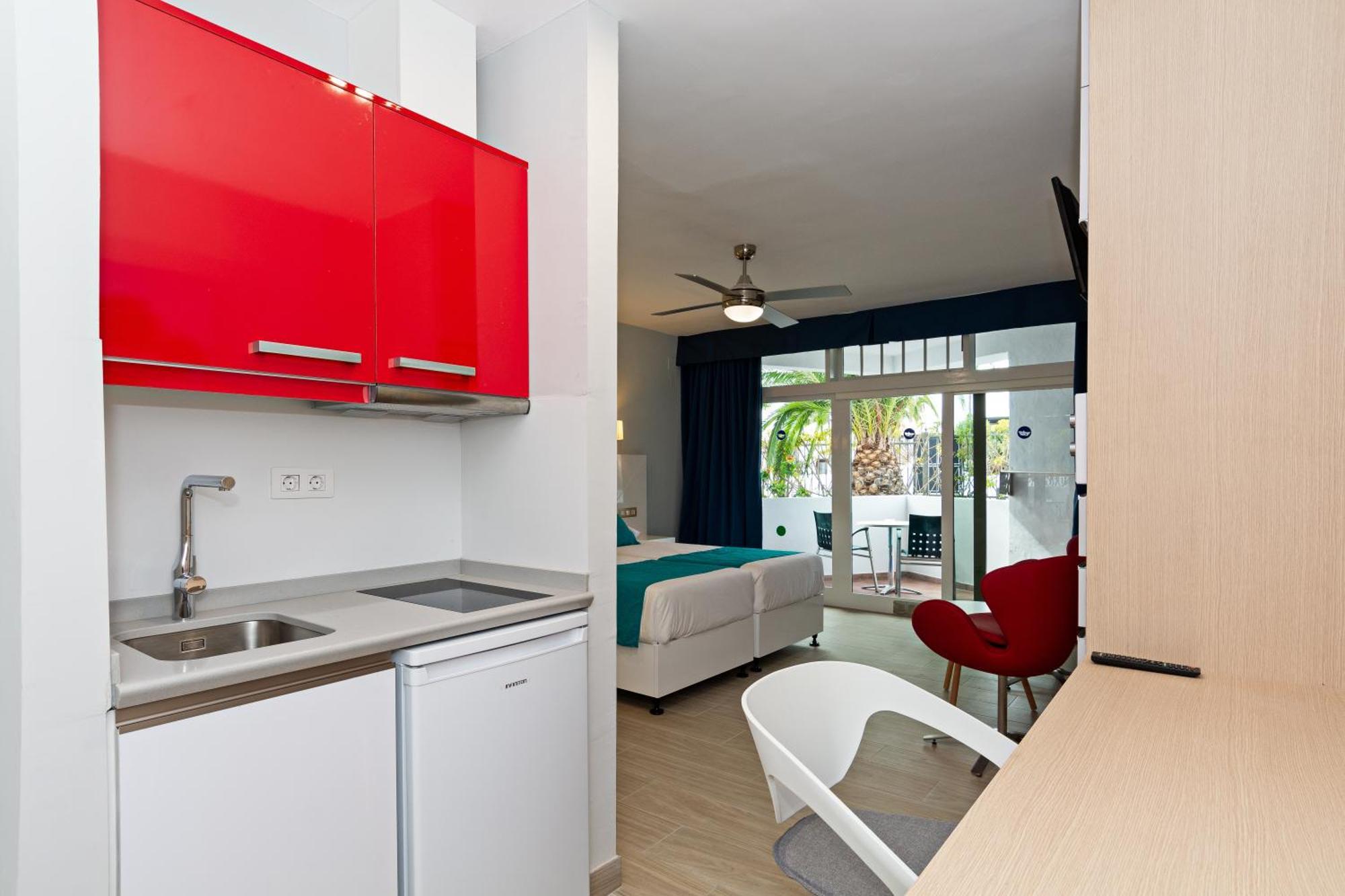 อปาร์ตาเมนโตส พาโนรามา สําหรับผู้ใหญ่เท่านั้น Apartment ปูแอร์โตเดลคาร์เมน ภายนอก รูปภาพ