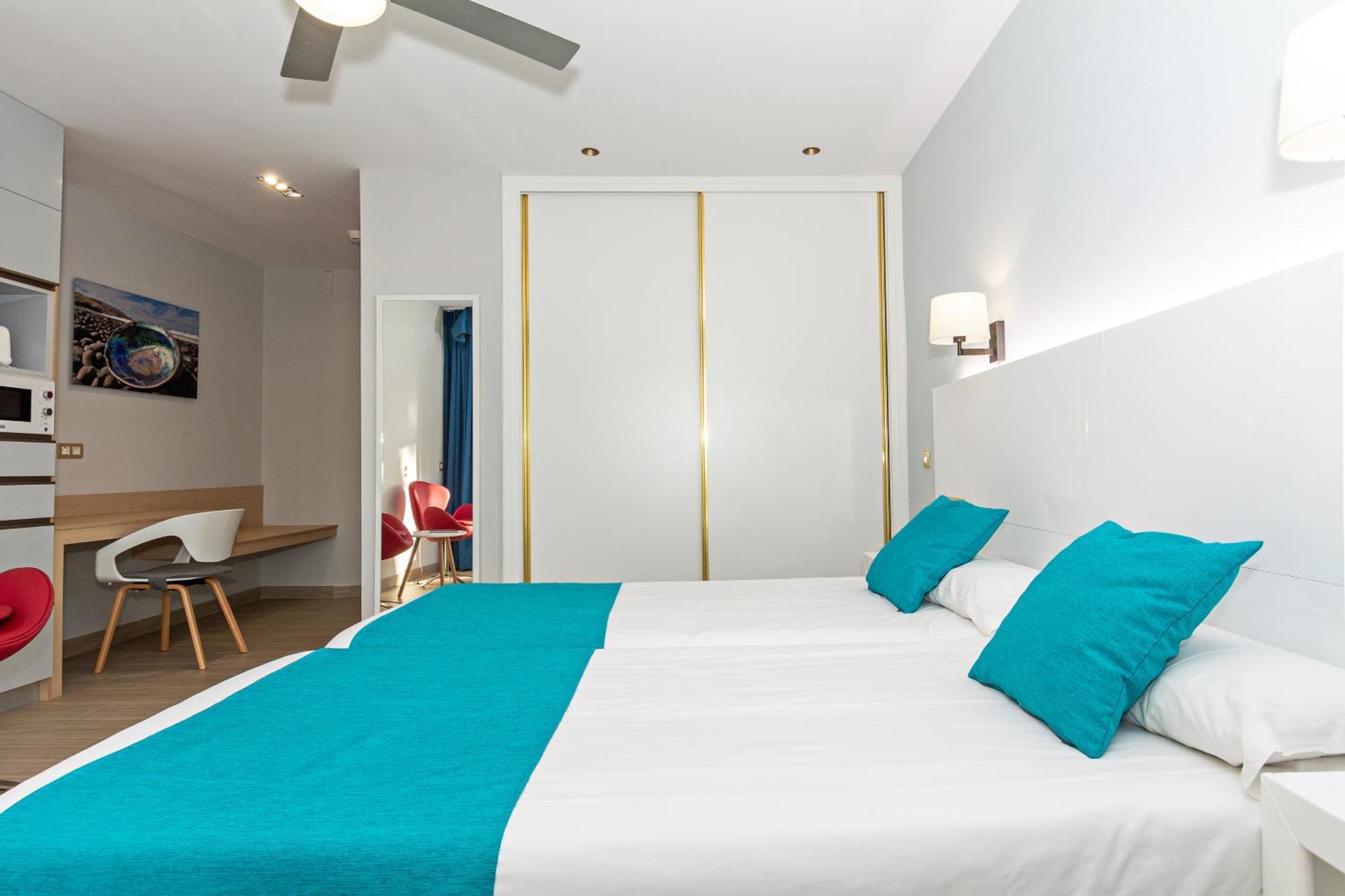 อปาร์ตาเมนโตส พาโนรามา สําหรับผู้ใหญ่เท่านั้น Apartment ปูแอร์โตเดลคาร์เมน ภายนอก รูปภาพ