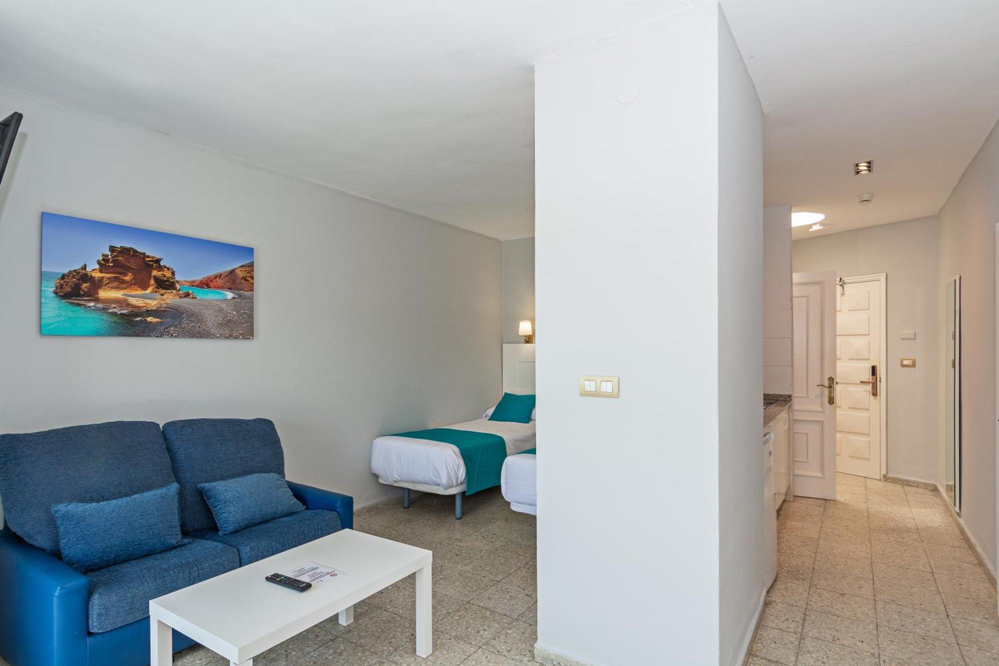 อปาร์ตาเมนโตส พาโนรามา สําหรับผู้ใหญ่เท่านั้น Apartment ปูแอร์โตเดลคาร์เมน ภายนอก รูปภาพ