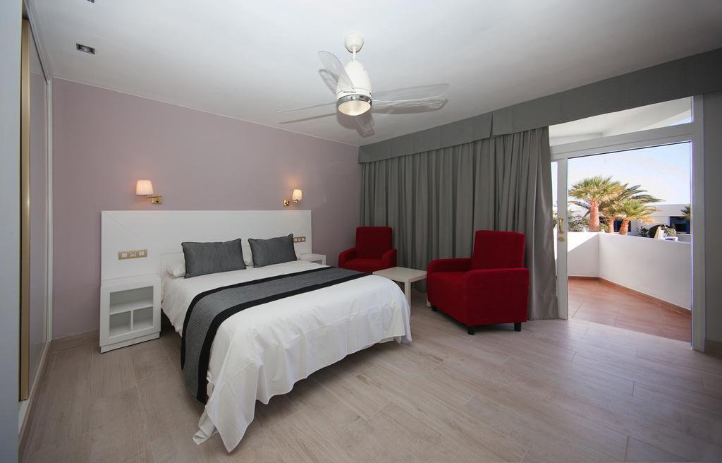 อปาร์ตาเมนโตส พาโนรามา สําหรับผู้ใหญ่เท่านั้น Apartment ปูแอร์โตเดลคาร์เมน ภายนอก รูปภาพ